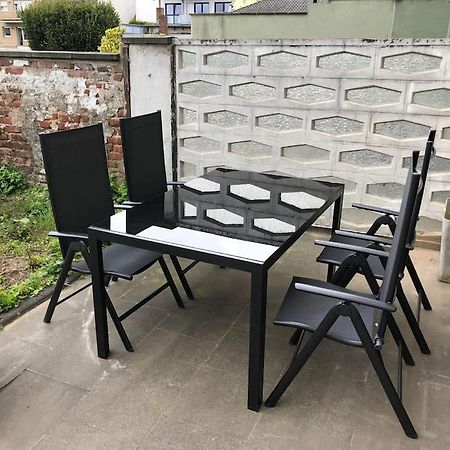 Charmante Gartenwohnung Mit Privatem Grossen Garten Κολωνία Εξωτερικό φωτογραφία