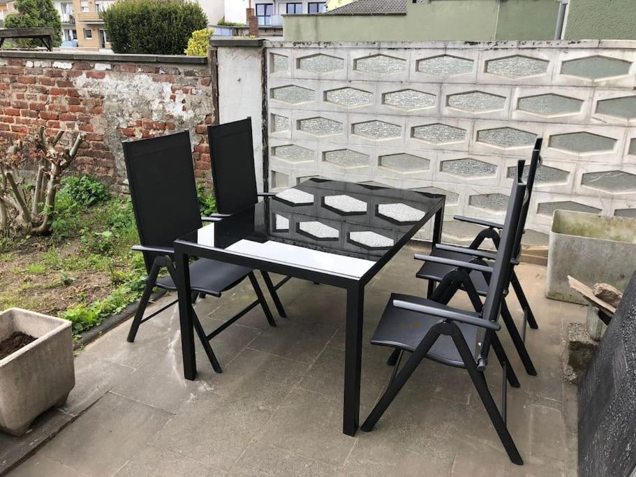 Charmante Gartenwohnung Mit Privatem Grossen Garten Κολωνία Εξωτερικό φωτογραφία