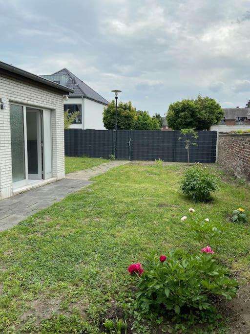Charmante Gartenwohnung Mit Privatem Grossen Garten Κολωνία Εξωτερικό φωτογραφία