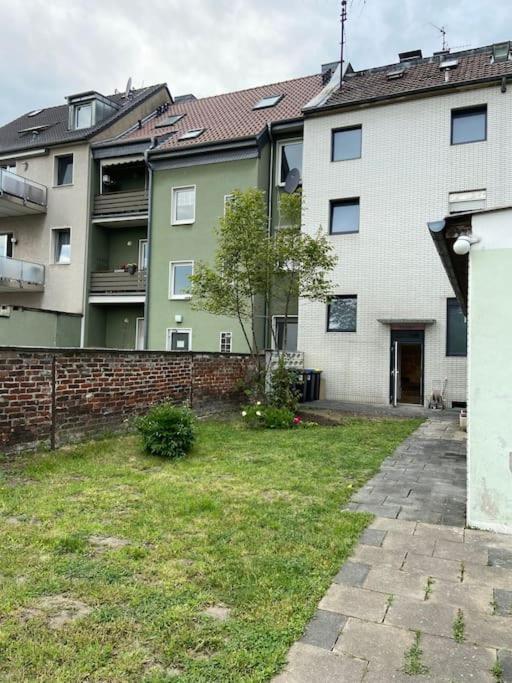 Charmante Gartenwohnung Mit Privatem Grossen Garten Κολωνία Εξωτερικό φωτογραφία
